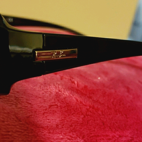 Ray-Ban sunglasses - Picture 2 of 5